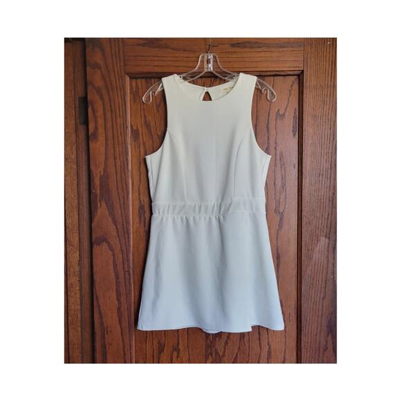 Moa Moa Pants - MOA MOA Sleeveless Romper Womens Large Cream Skort Jumpsuit Overlay Oval Cutout